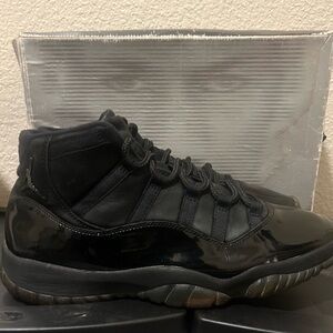 Air Jordan 11 Cap and Gown